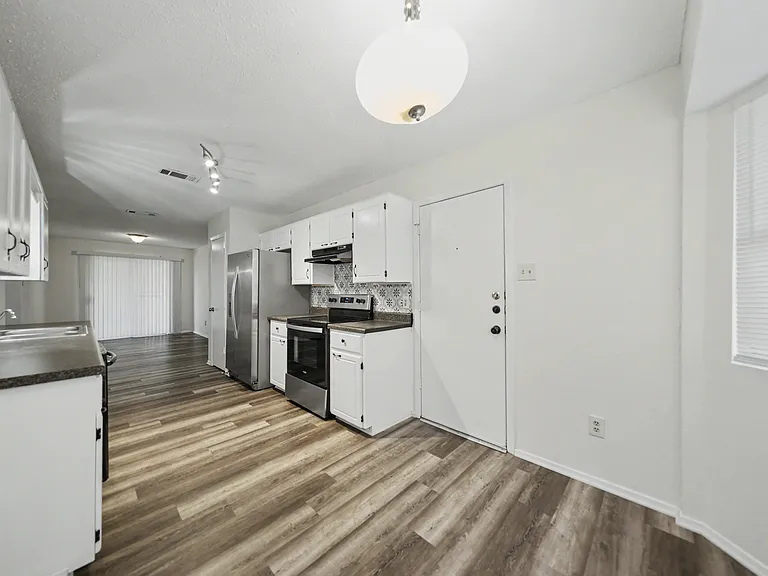 2904 Boyd Ave — Photo 6