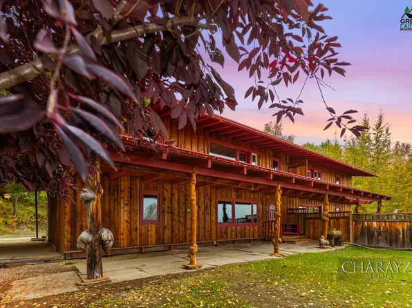 1516 Farmers Loop Rd, Fairbanks, AK 99709