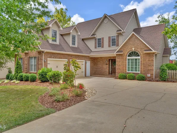 109 Emerald Chase Cir, Johnson City, TN 37615