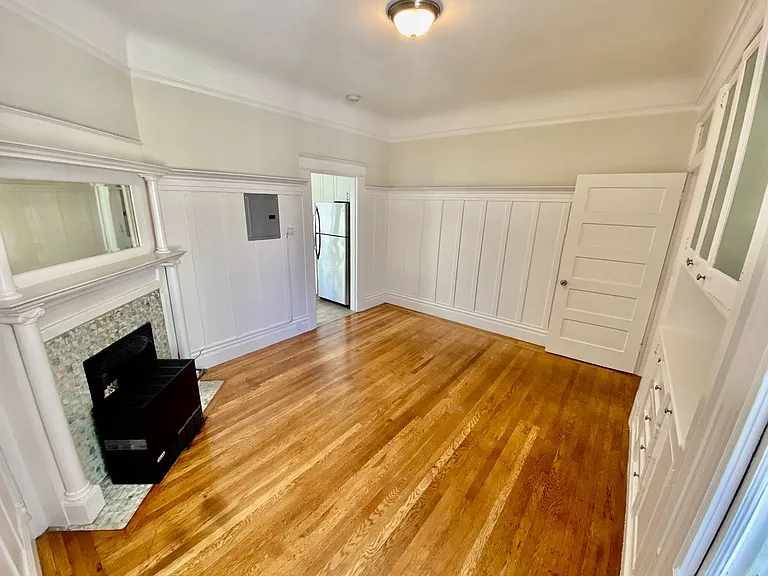 1081 Natoma St — Photo 3