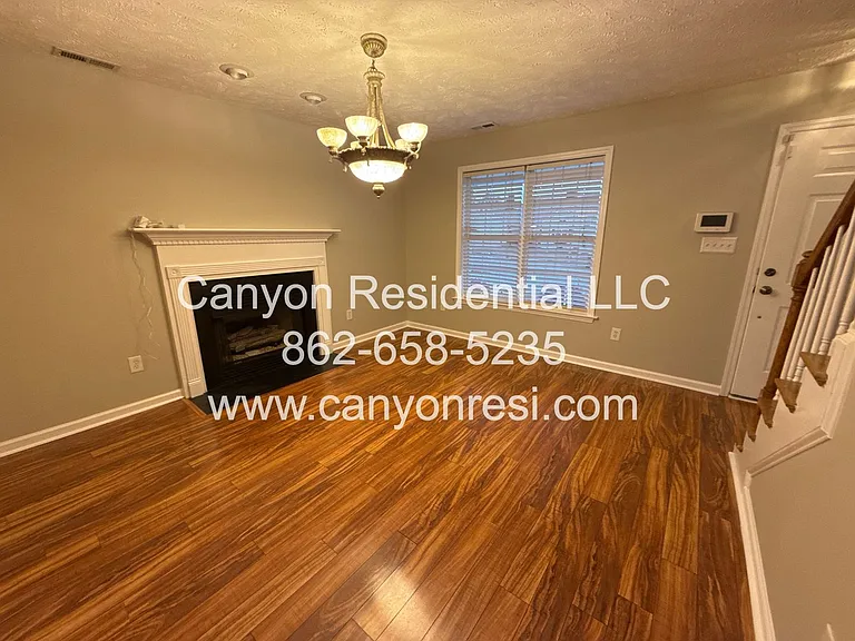 2544 Forest Lodge Dr — Photo 4
