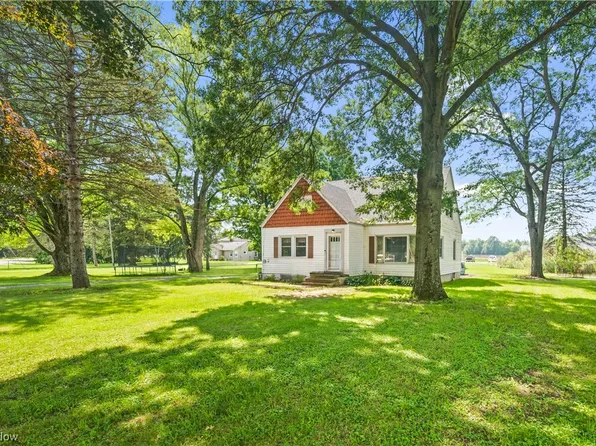 12752 W River Rd, Columbia Station, OH 44028