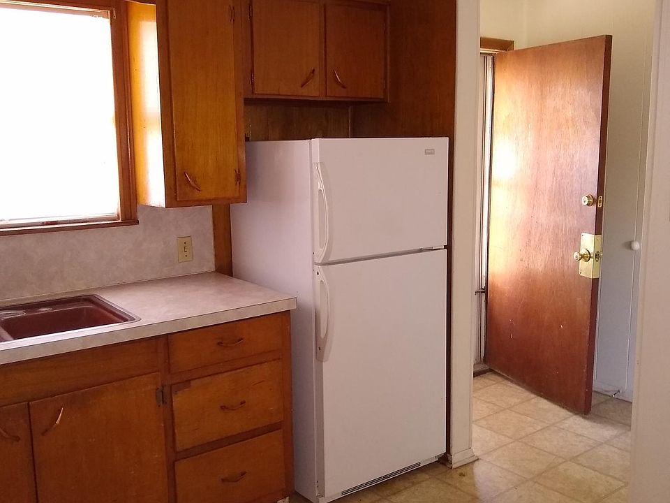 1st image of 400 N Avenue K APT 4