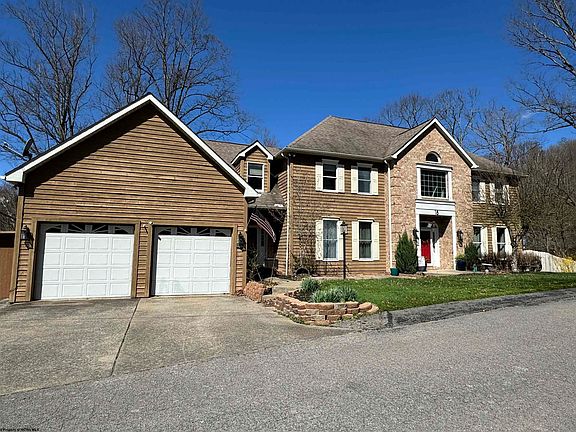 3rd image of 18 Briarwood Ter