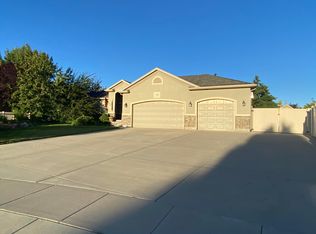 13982 S Barneys Peak Cir #B, Herriman, UT 84096