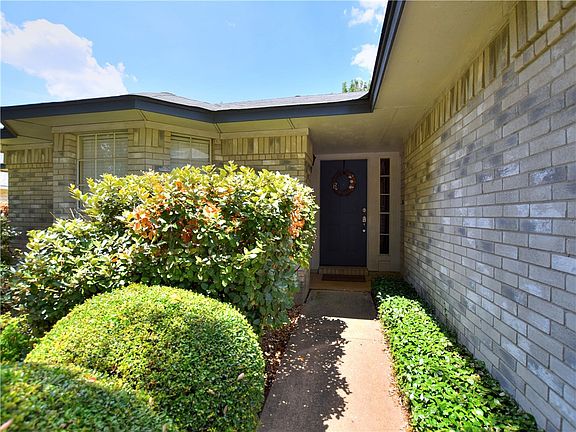 4th image of 1405 Vaughter Ln
