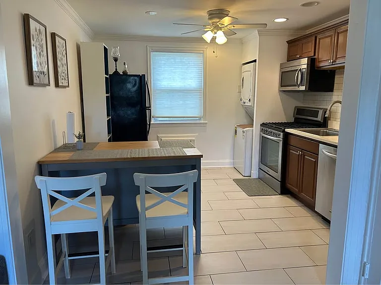 445 Morris Ave #B5 — Photo 2