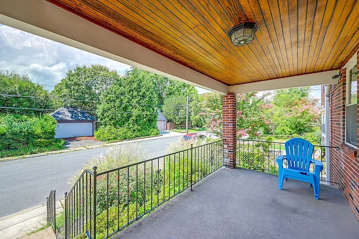 3 bed, 2.5 bath, 1775 sqft, $3,200 — Photo 3