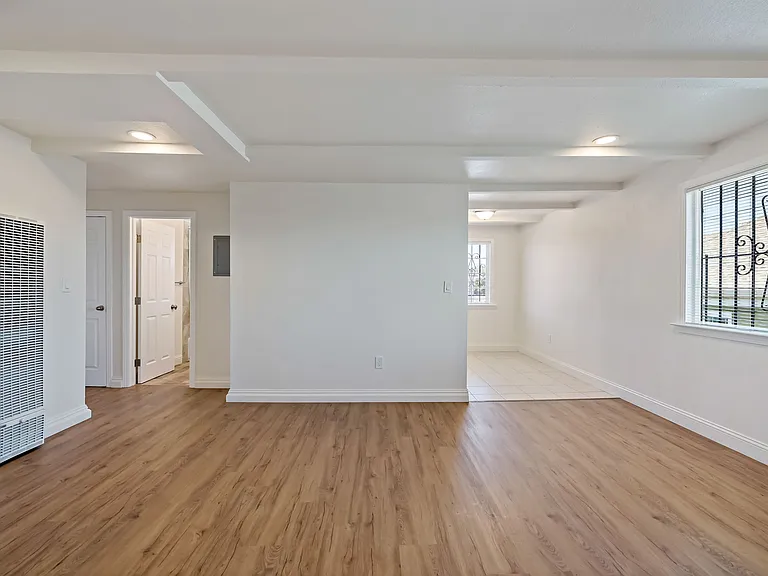 324 S 4th St #326 — Photo 15