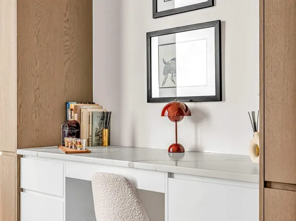 45-30 Pearson Street image 3 of 19