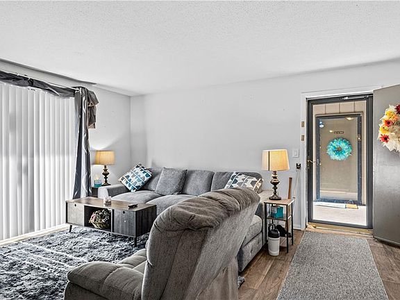 2nd image of 2260 Sunderland Rd APT 74W