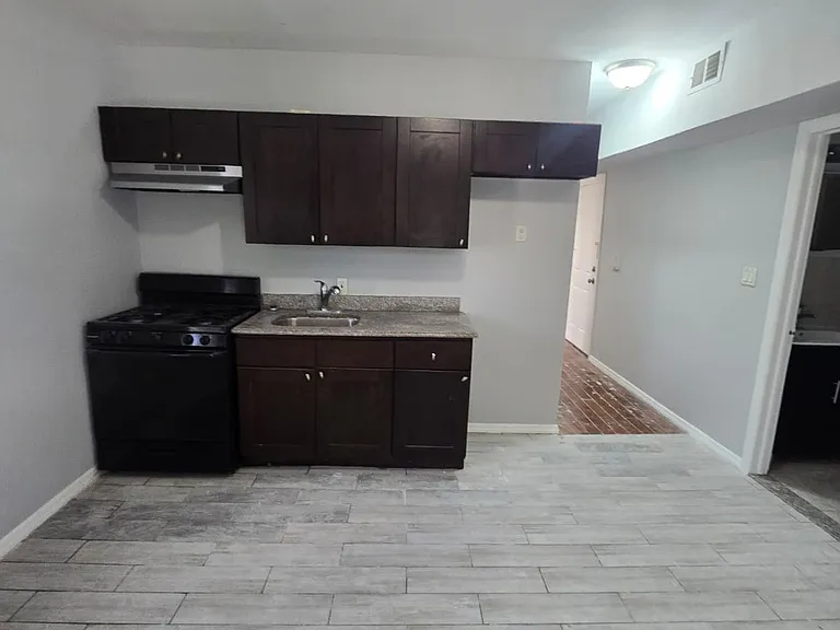 406 Park Ave #4AA — Photo 2