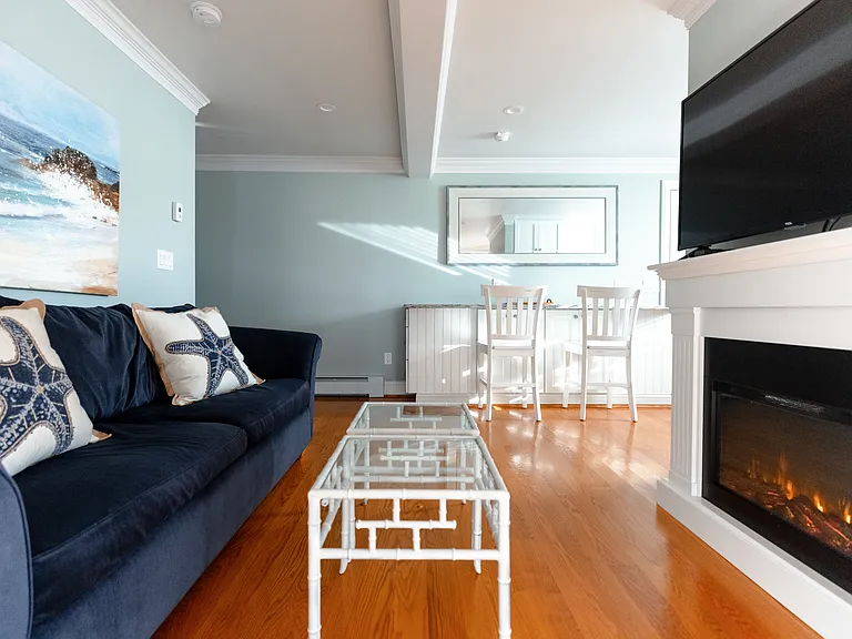 70 Carroll Ave #609 — Photo 11