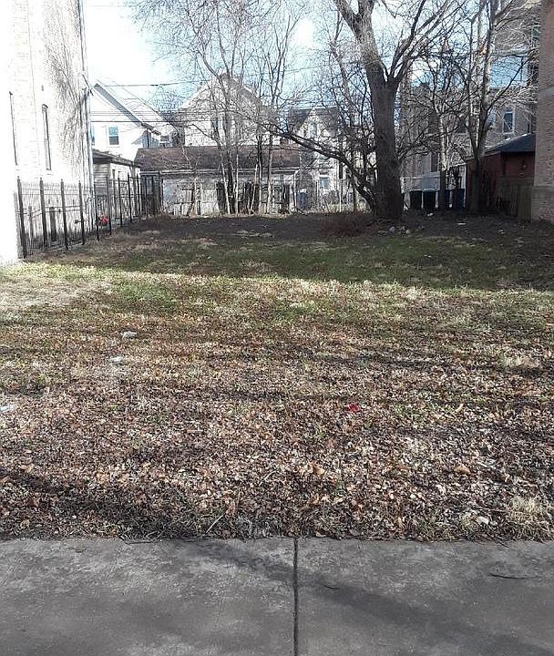 2nd image of 3407 S Giles Ave