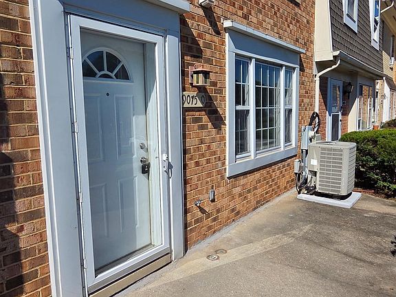 2nd image of 9075 N Laurel Rd Unit O