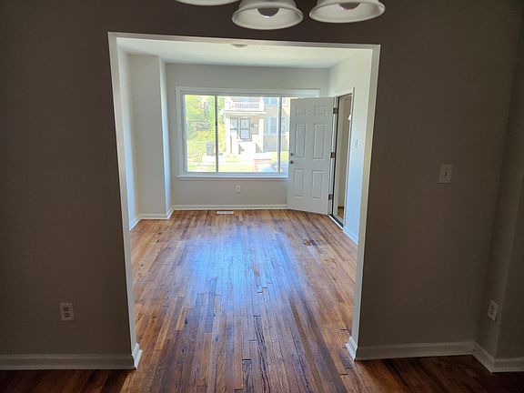 3rd image of 9410 Ravenswood St APT 1