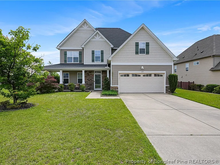 415 Highgrove Dr — Photo 2