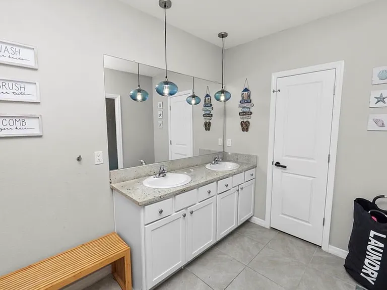 3231 Hilltop Cir — Photo 12