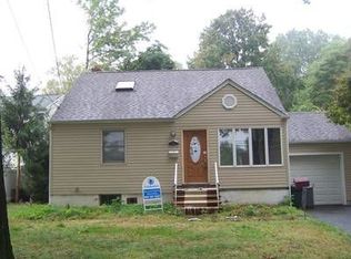 162 Villa Pl, Rahway, NJ 07065