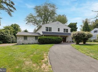 806 Hilton Ln, Elkins Park, PA 19027