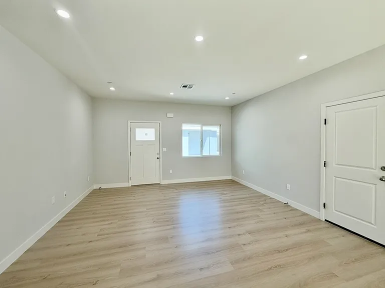13714 Kenmore Ave #A — Photo 2