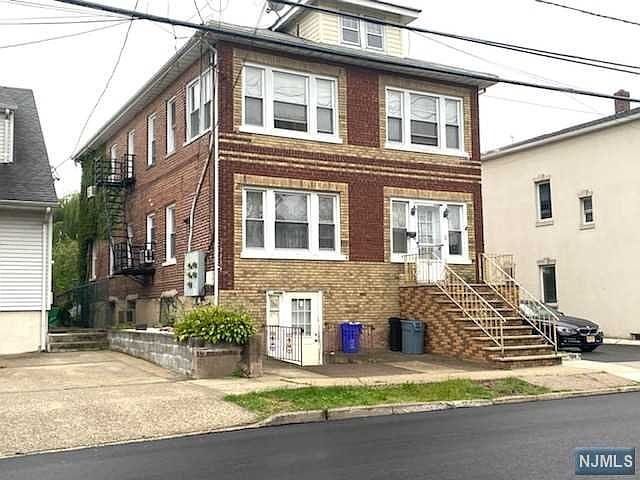 1st image of 304 Kingsland Ave Floor 2