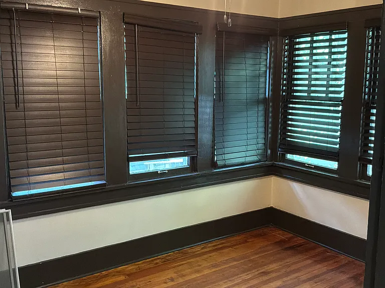 1216 N Emporia Ave — Photo 12