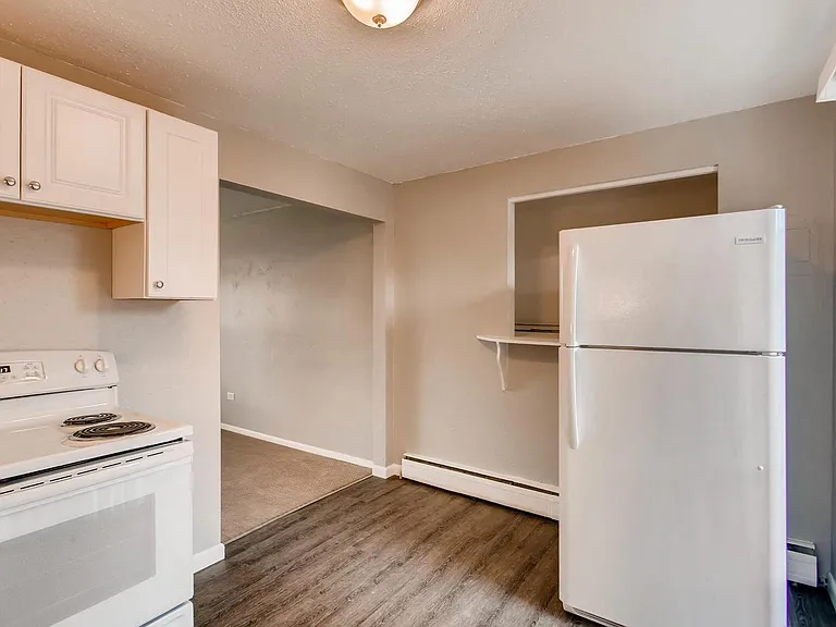 2517 Kingston St #4 — Photo 2