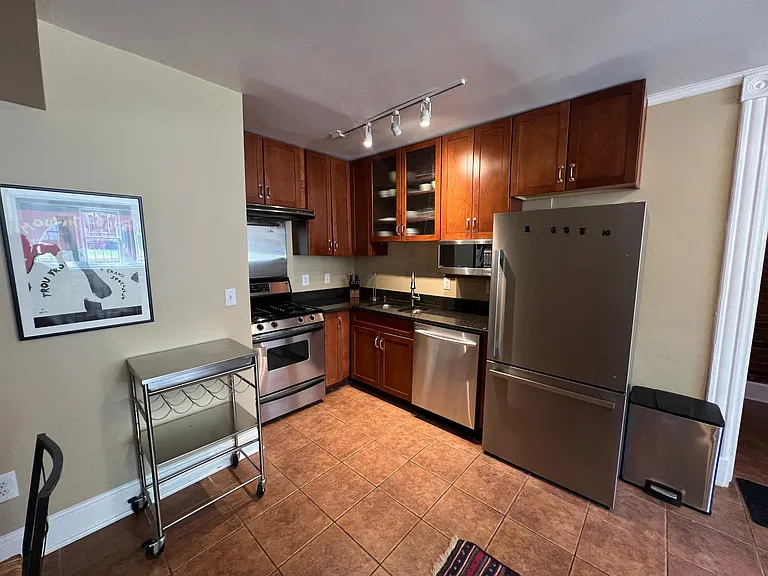 1006 E Capitol St NE #B — Photo 3