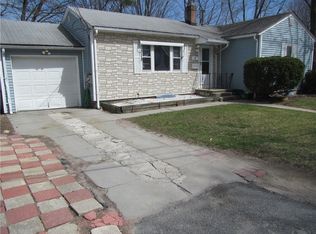 9 Harris Ave, Johnston, RI 02919