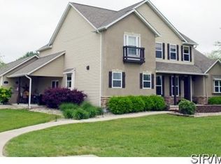 961 Dackk Rd, Collinsville, IL 62234