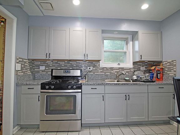 4th image of 1955 Laura Ln