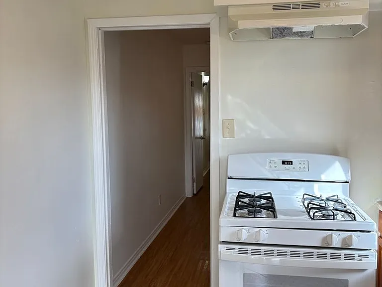 412 S Murat St — Photo 10
