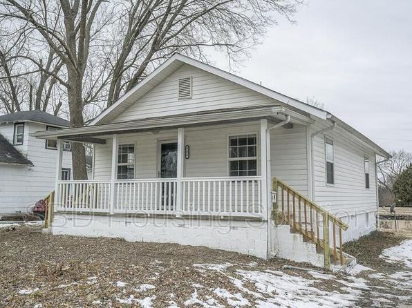 102 S Ash Ave