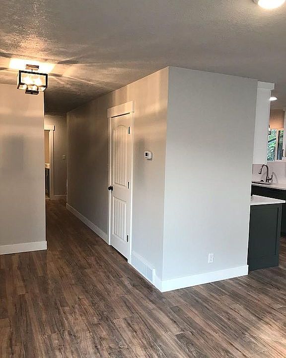 2nd image of 3710 Custer Ave