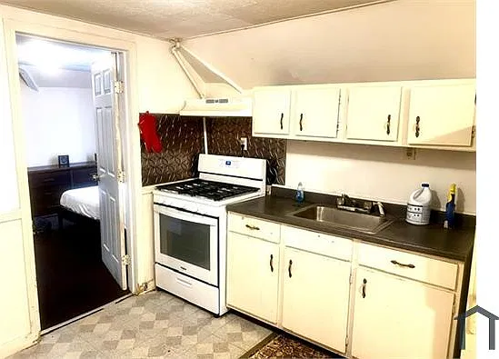 71 Wood St #3