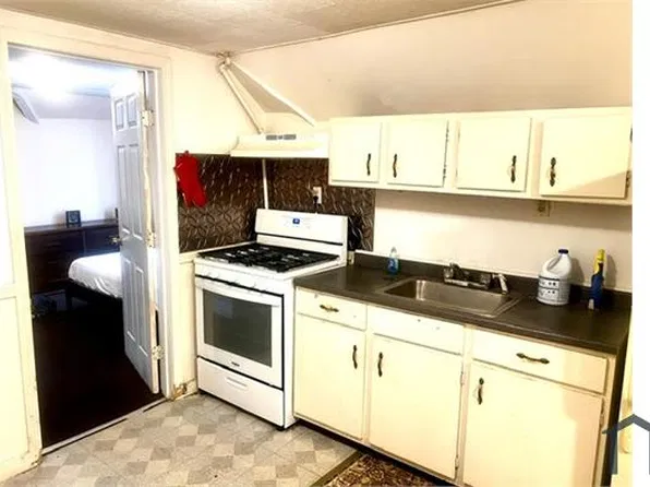 71 Wood St #3, Waterbury, CT 06704