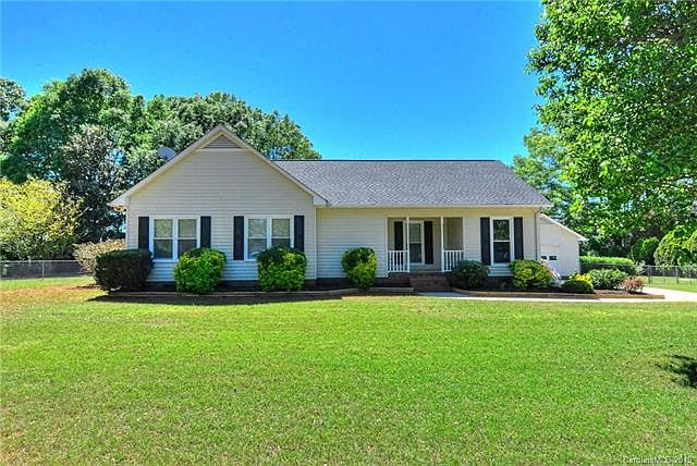 1st image of 2063 Cardinal Hill Dr