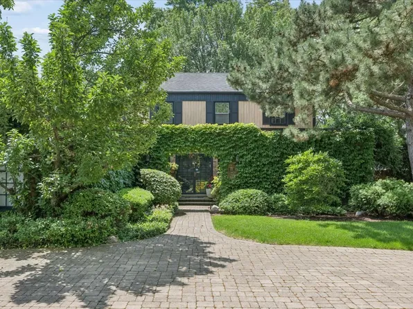 1075 North Ave, Deerfield, IL 60015