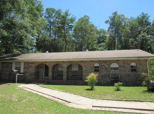 57 Garden Ln, Freeport, FL 32439