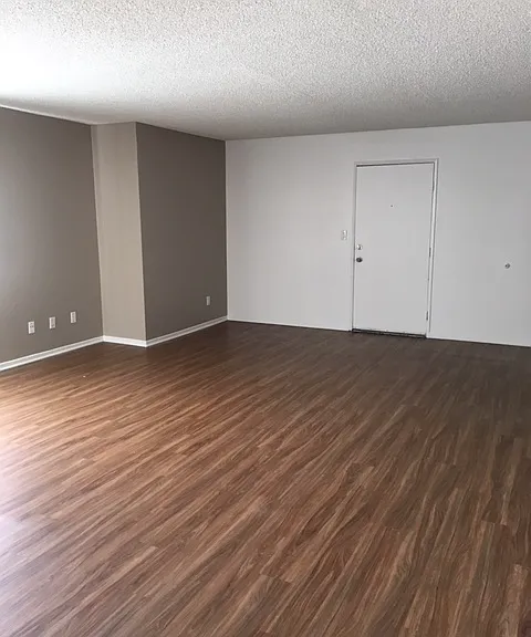 1627 N Fair Oaks Ave — Photo 1