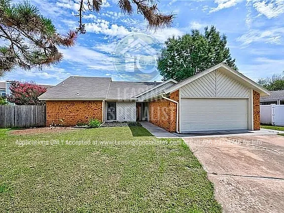 3100 Greenwood Ct — Photo 2