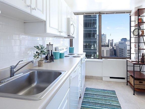 5th image of 401 E Ontario St APT 3303