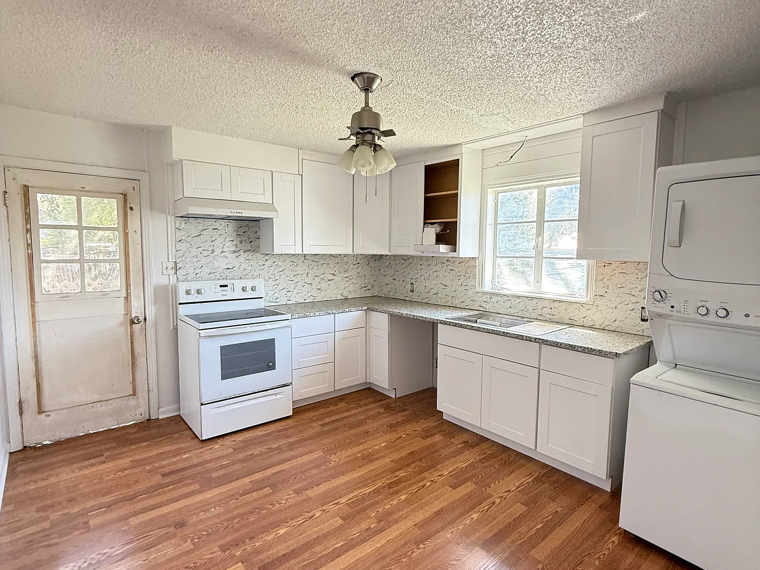 4 bed, 2.5 bath, 1490 sqft, $1,995 — Photo 4
