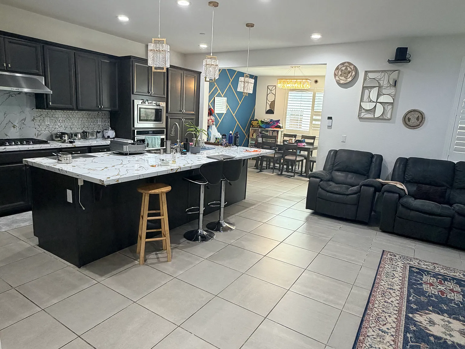 4 bed, 2507 sqft, $3,400 — Photo 3