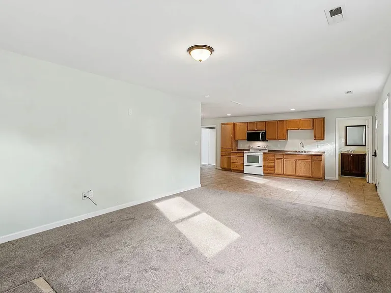 8157 Sheffield Dr — Photo 2