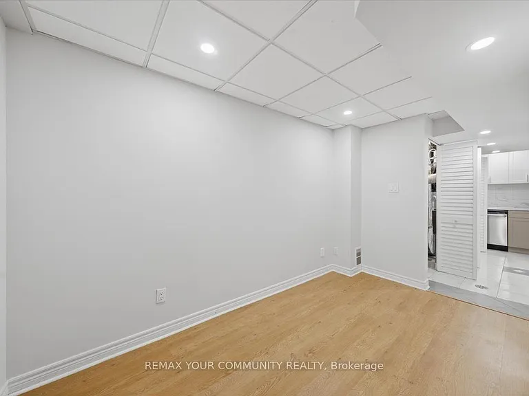 2 Hollywood Hill Cir #LOWER — Photo 7