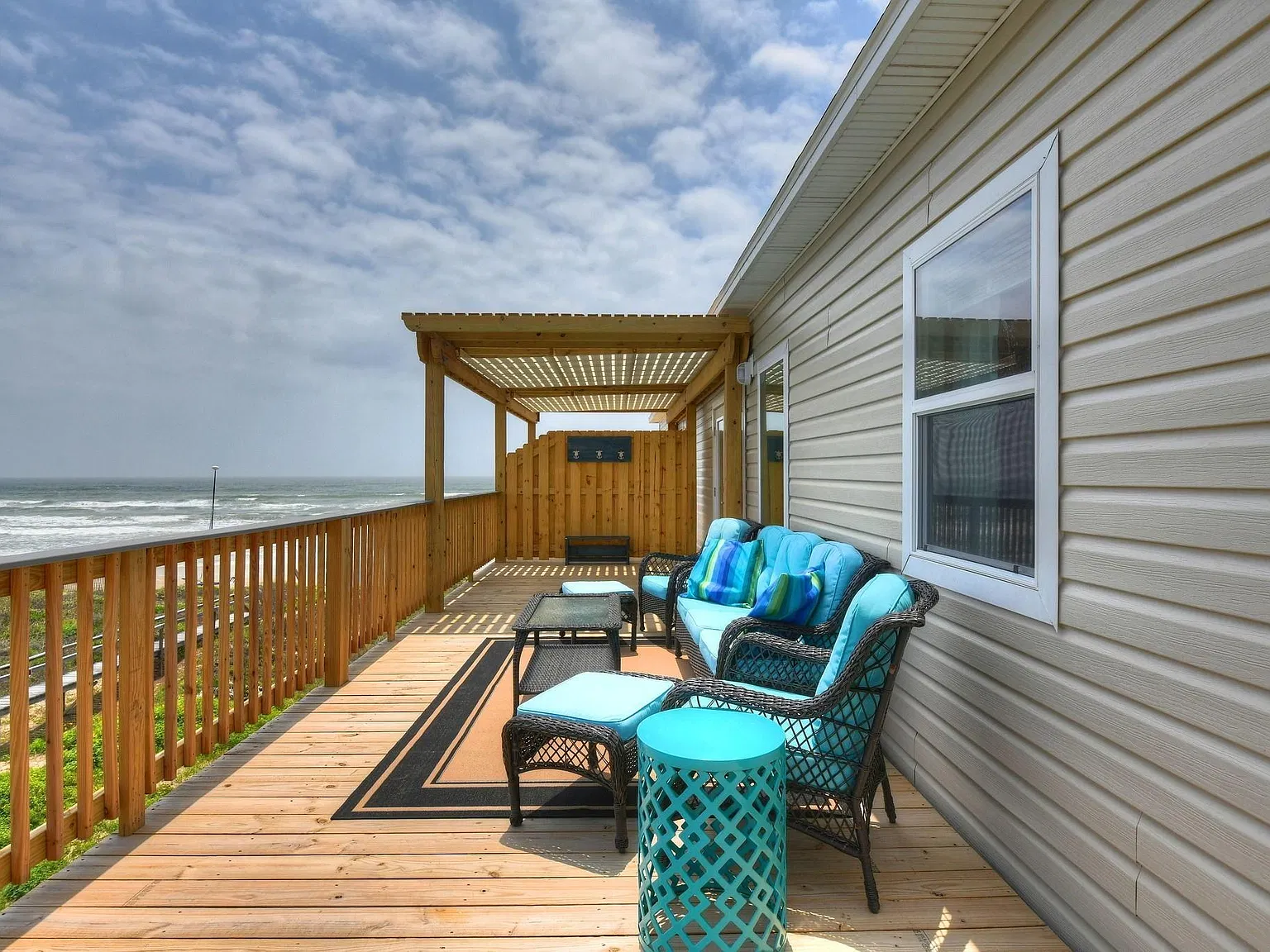 2 bed, 2.0 bath, 912 sqft, $2,500 — Photo 4