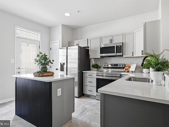 5th image of 7109 Penny Ln