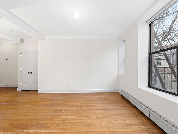3rd image of 118 W 112th St APT 4D